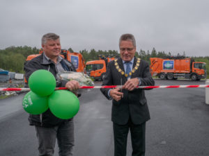 Torsdag åpnet Haldens nye fyllestasjon for biogass. Dermed tar Halden kommune i bruk seks nye renovasjonsbiler som skal gå på biogass produsert ved Norske Skog Saugbrugs opplyser kommunen på sine nettsider.