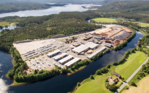 Anlegget til Bergene Holm AS på Nidarå i Åmli, hvor det skal investeres flere milliarder kroner i et biozin-anlegg. Foto: Bergene Holm AS